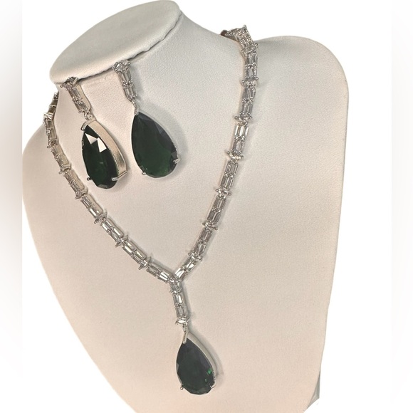 Fashion Y2K Green Crystal and Diamonds Necklace Set, for Partywear Formal Dress - Picture 3 of 6